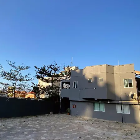 Residencial Melfi 3 Ap.2 Frente Apartment Bombinhas Exterior photo